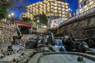 Yumotozaka Shopping District