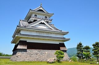 Kaminoyama Castle