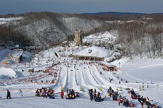 Takino Snow World, Moai Statues, and Hitsujigaoka Observation Hill  (Excluding Multilingual Audio)